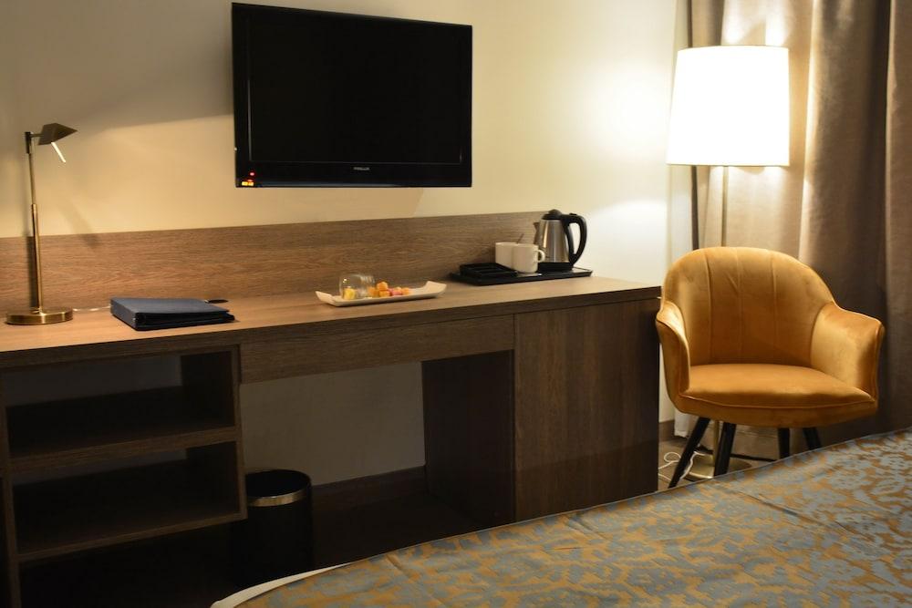 The Sanrock Hotel Amman Esterno foto