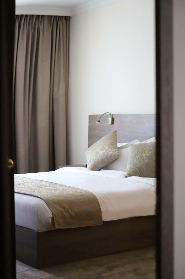 The Sanrock Hotel Amman Esterno foto